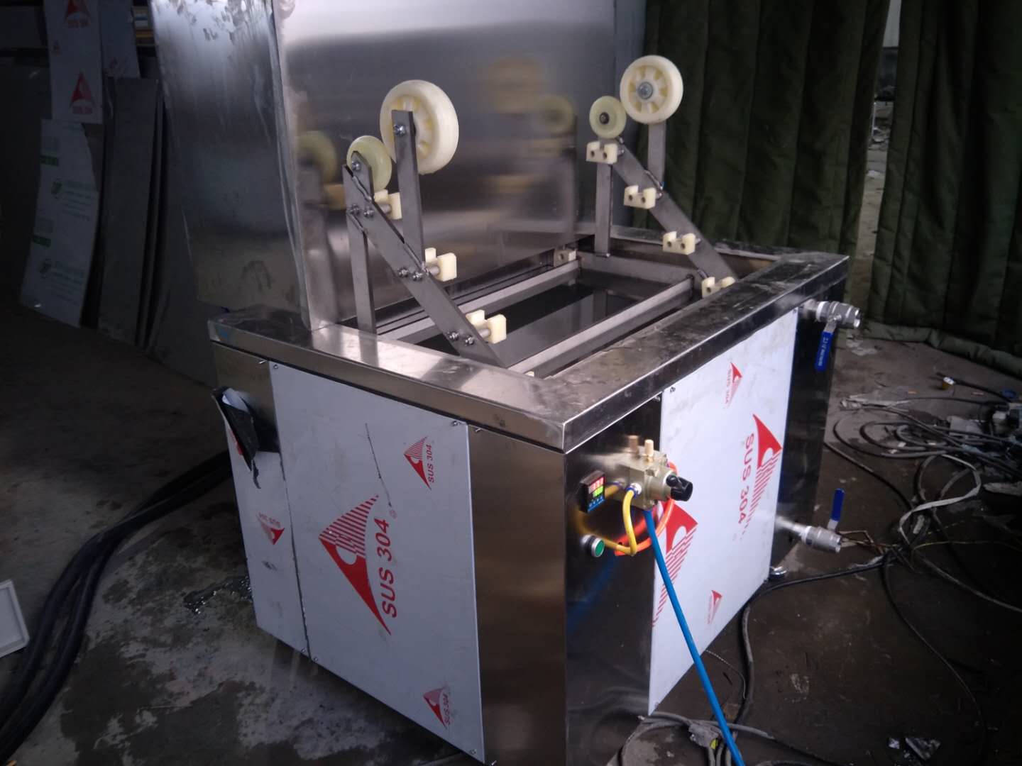 超聲波清洗機(jī)中超聲波振蕩器的維護(hù)有哪些需要注意的？